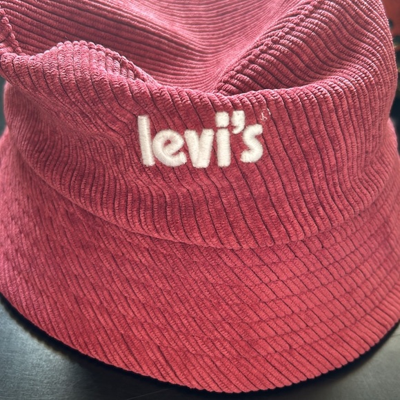Levi’s corduroy bucket hat - Picture 3 of 3